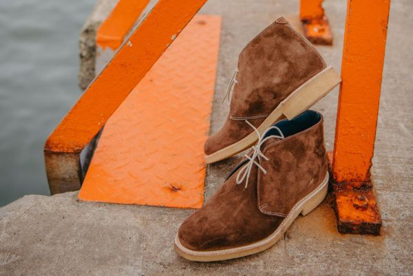 Guide pratique pour prendre soin du daim de vos chaussures