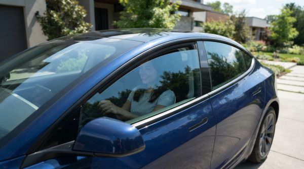 Quels sont les avantages des vitres thermiques pour une meilleure isolation dans une voiture?