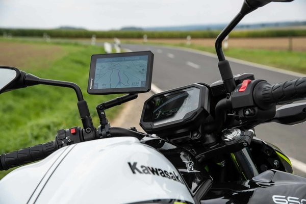 Comment choisir un système de navigation GPS pour une moto de longue distance?